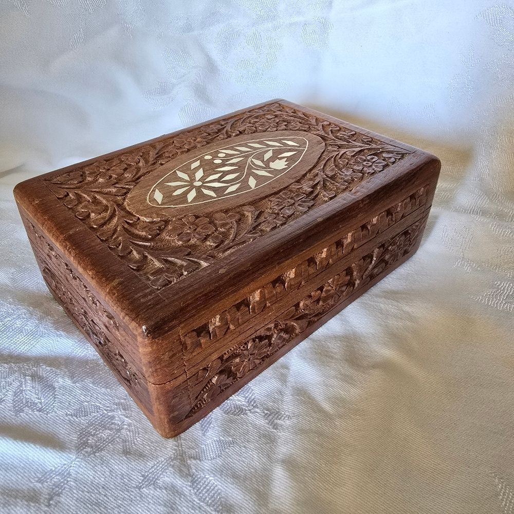 Vintage Handcrafted Wooden Jewelry Box With Intricate Floral Design‎